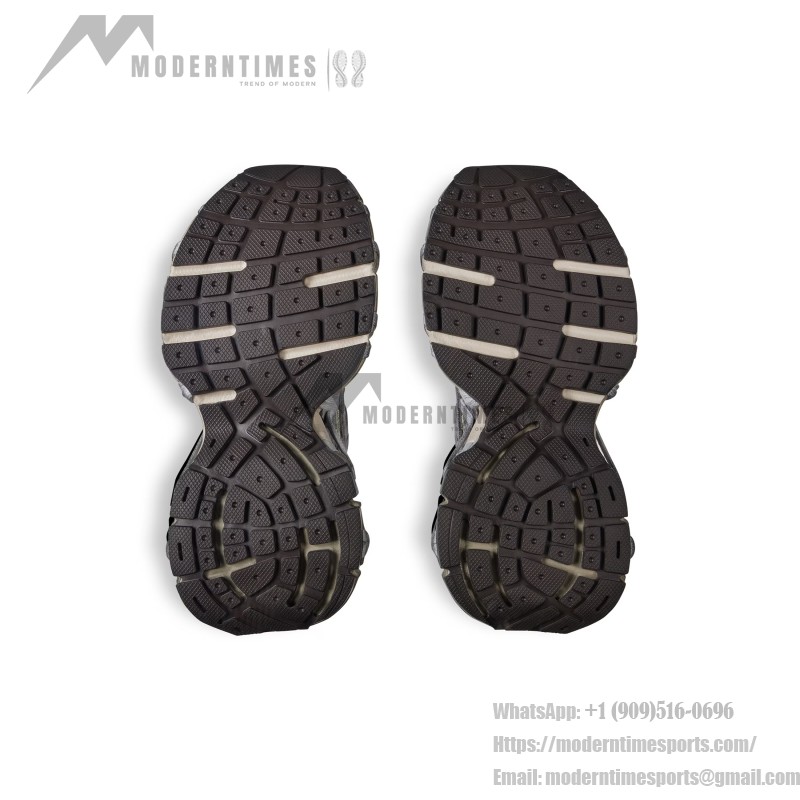발렌시아가 러너 커피 브라운 청키 스니커즈 778698W3XLL2097 발렌시아가 러너 스니커즈 커피 브라운 778698W3XLL2097 측면
