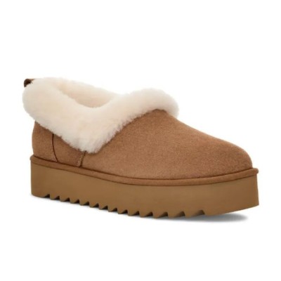 UGG レディース プラットフォームモカシン 1166733 - 冬の快適さを提供するチェスナットシープスキン折り返しカラー付き