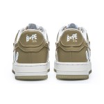 BAPE STA ベージュ&ホワイトパテントレザースニーカー 1I70-191-022-BEIGE BAPE STA ベージュ&ホワイトパテントレザースニーカー、スターのロゴ付き