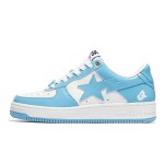 BAPE STA ホワイト&スカイブルーパテントレザースニーカー 1I70-191-002-BLUE ホワイト&スカイブルーパテントレザーデザインのBAPE STAスニーカー、スターのロゴ付き