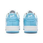 BAPE STA ホワイト&スカイブルーパテントレザースニーカー 1I70-191-002-BLUE ホワイト&スカイブルーパテントレザーデザインのBAPE STAスニーカー、スターのロゴ付き