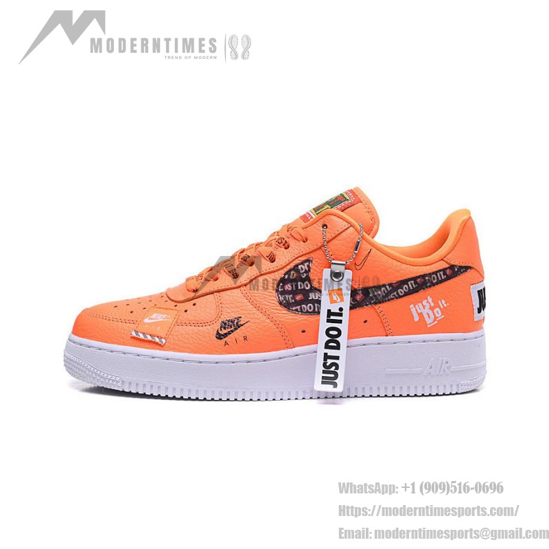 Nike Air Force 1 Low AR7719-800 - Bold Just Do It オレンジスニーカー Nike Air Force 1 Low AR7719-800 - Bold Just Do Itグラフィックを施したオレンジスニーカー