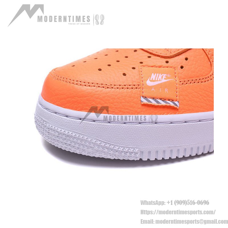 Nike Air Force 1 Low AR7719-800 - Bold Just Do It オレンジスニーカー Nike Air Force 1 Low AR7719-800 - Bold Just Do Itグラフィックを施したオレンジスニーカー
