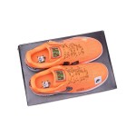 Nike Air Force 1 Low AR7719-800 - Bold Just Do It オレンジスニーカー Nike Air Force 1 Low AR7719-800 - Bold Just Do Itグラフィックを施したオレンジスニーカー