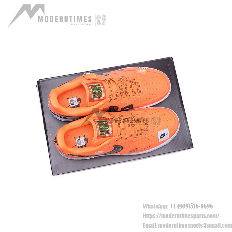 Nike Air Force 1 Low AR7719-800 - Bold Just Do It オレンジスニーカー Nike Air Force 1 Low AR7719-800 - Bold Just Do Itグラフィックを施したオレンジスニーカー