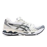 ASICS ゲルカヤノ 14 ホワイト シルバー – メンズ レトロランニングスニーカー ASICS ゲルカヤノ 14 ホワイト シルバー スニーカー(ゲルクッション搭載)