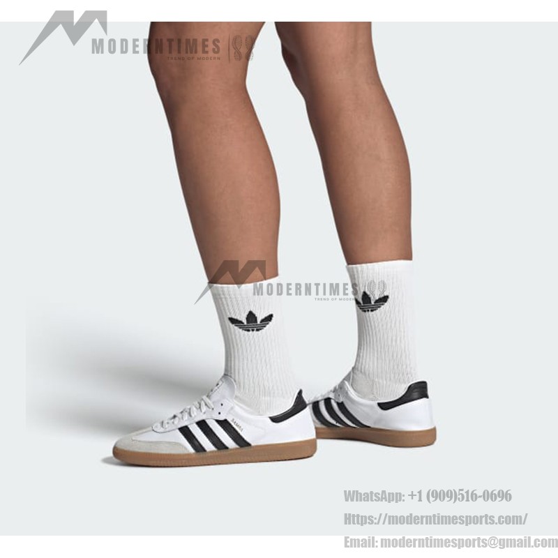 Adidas Samba Decon IF0642 - ホワイトレザースニーカー Adidas Samba Decon IF0642 ホワイトレザースニーカー ブラックストライプ ガムソール
