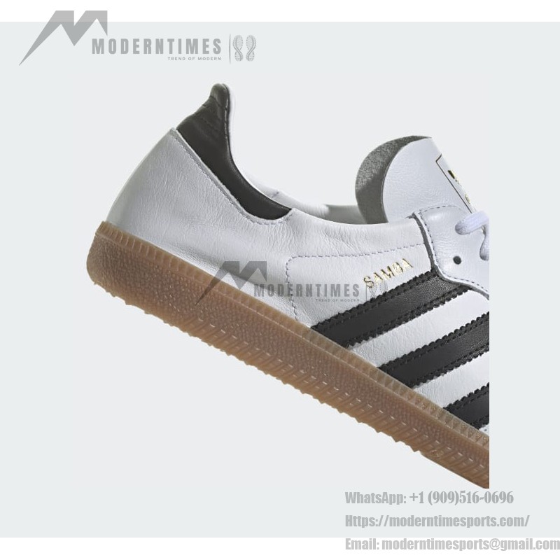Adidas Samba Decon IF0642 - ホワイトレザースニーカー Adidas Samba Decon IF0642 ホワイトレザースニーカー ブラックストライプ ガムソール