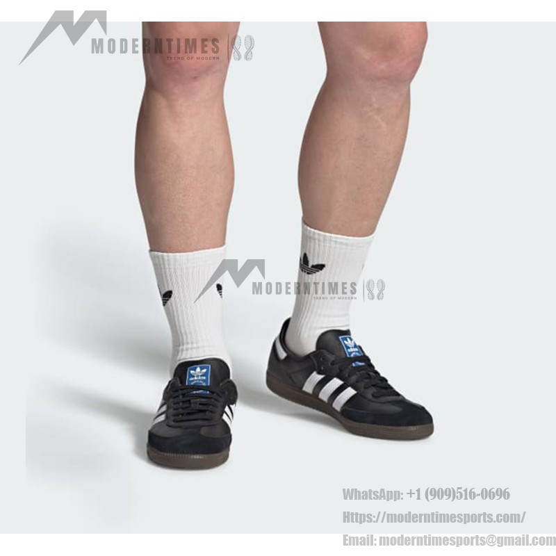 Adidas Samba OG B75807 - Black Sneakers with Silver Stripes Adidas Samba OG B75807 Black Leather Sneakers with Silver Stripes and Gum Sole