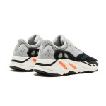 アディダス Yeezy Boost 700 Wave Runner B75571 - 鮮やかで快適なスニーカー アディダス Yeezy Boost 700 Wave Runner B75571 - マルチカラーデザインと快適なクッション性