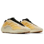 アディダス Yeezy 700 V3 Safflower G54853 - 鮮やかなストリートスニーカー アディダス Yeezy 700 V3 Safflower G54853 - 鮮やかな黄色のデザインと軽量な快適性