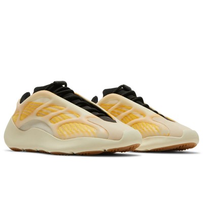 アディダス Yeezy 700 V3 Safflower G54853 - 鮮やかな黄色のデザインと快適なストリートスニーカー