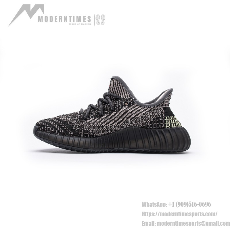 アディダス イージーブースト 350 V2 "Yecheil Reflective" マルチカラースニーカー アディダス イージーブースト 350 V2 "Yecheil Reflective" FX4145 - 限定版反射スニーカー