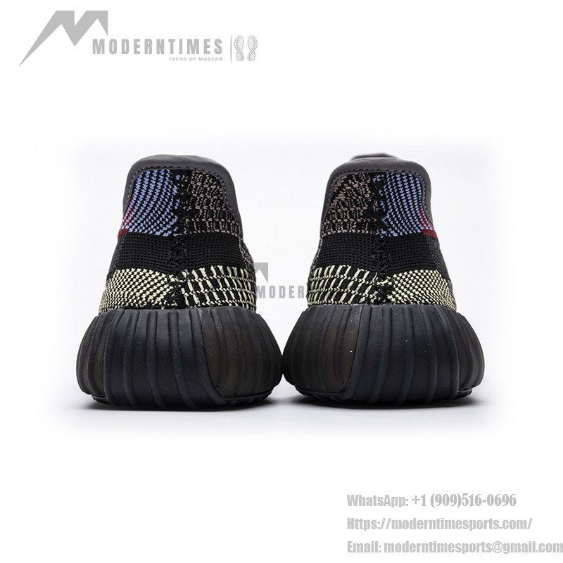 アディダス イージーブースト 350 V2 "Yecheil Reflective" マルチカラースニーカー アディダス イージーブースト 350 V2 "Yecheil Reflective" FX4145 - 限定版反射スニーカー