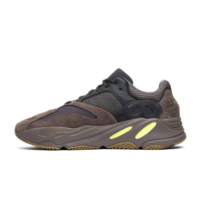 アディダス Yeezy Boost 700 Inertia EG7597 - 爽やかなグレーとブルーの配色と快適なクッション性スニーカー