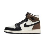 AJ1 Nike Air Jordan 1 Retro High OG GS Dark Mocha AJ1 Nike Air Jordan 1 Retro High OG GS Dark Mocha 上部ビュー