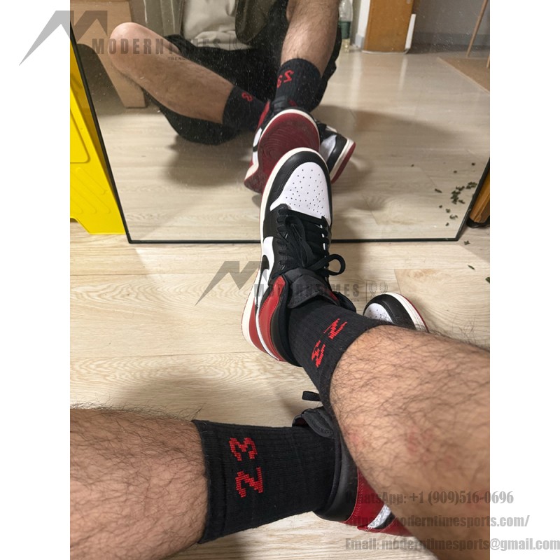 Air Jordan 1 Retro High OG Black Toe Men's Shoes Side View