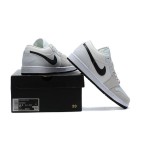 Air Jordan 1 Low DC3533-100 ホワイト/マルチカラー クラシックスニーカー Air Jordan 1 Low DC3533-100 ホワイト/マルチカラー スニーカー ローカットデザイン