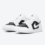 Air Jordan 1 Low 'Panda' DC0774-100 Air Jordan 1 Low 'Panda' DC0774-100 - ブラックとホワイトのスニーカー