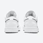 Air Jordan 1 Low 'Panda' DC0774-100 Air Jordan 1 Low 'Panda' DC0774-100 - ブラックとホワイトのスニーカー