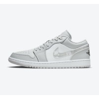 クラシックな白と青のAir Jordan 1 Low DC9036-100 | スタイリッシュで快適な万能スニーカー