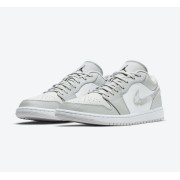 クラシックな白と青のAir Jordan 1 Low DC9036-100 | スタイリッシュで快適な万能スニーカー