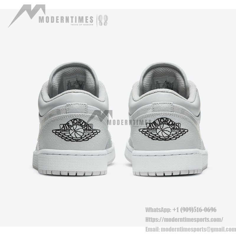 クラシックな白と青のAir Jordan 1 Low DC9036-100スニーカー