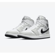 Air Jordan 1 Mid BQ6472 -015 Sleek Black and White Colorway - Versatile & Stylish Basketball Sneakers