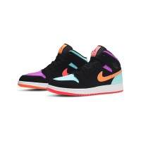 ir Jordan 1 Mid グレーと黒の配色 スタイリッシュなクラシックバスケットボールスニーカー 554725-083 - モダンデザインと快適さの融合