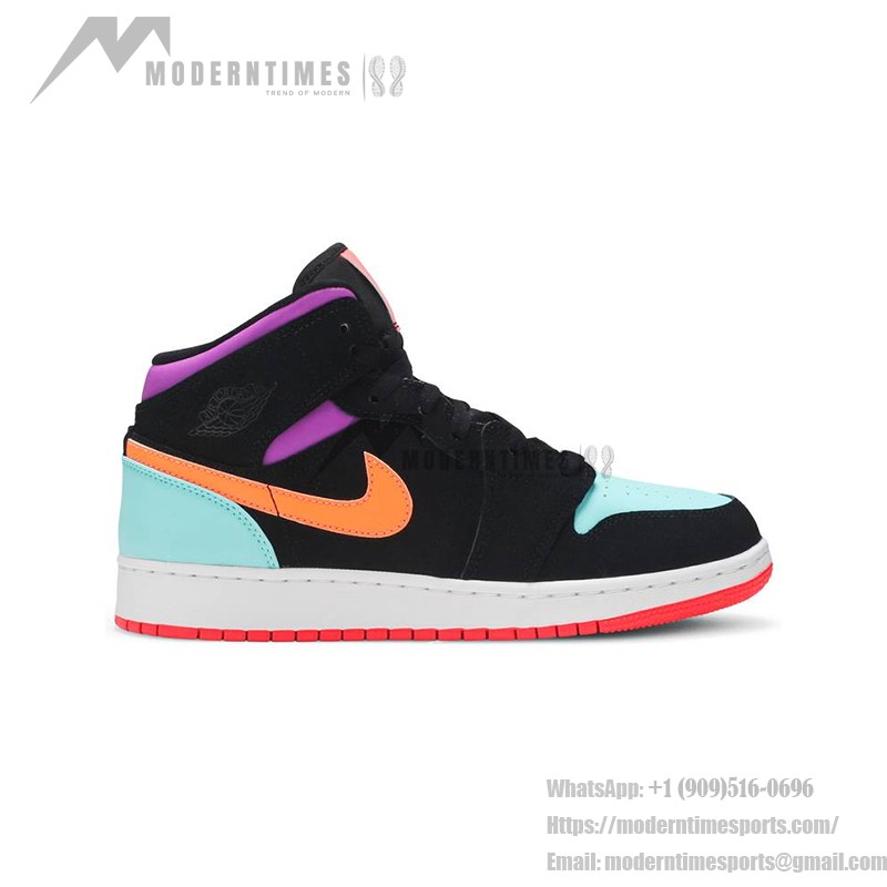 Air Jordan 1 Mid グレーと黒のスニーカー グレーと黒の配色のAir Jordan 1 Mid - スタイリッシュなクラシックバスケットボールスニーカー
