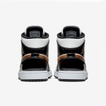 Air Jordan 1 Mid グレーと白のスニーカー グレーと白の配色のAir Jordan 1 Mid - スタイリッシュなハイパフォーマンスバスケットボールスニーカー