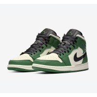 Select Limited Air Jordan 1 Mid SE Green & Black High-Tops - 852542-301