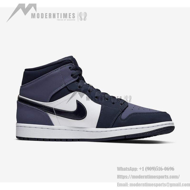 Air Jordan 1 Mid 青と黒のスニーカー 青と黒の配色のAir Jordan 1 Mid - モダンバスケットボールスニーカー