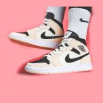 エア ジョーダン 1 ミッド WMNS “ベアリー オレンジ” CBQ6472-800 スニーカー エア ジョーダン 1 ミッド WMNS “ベアリー オレンジ” レディース ミッドトップ スニーカー