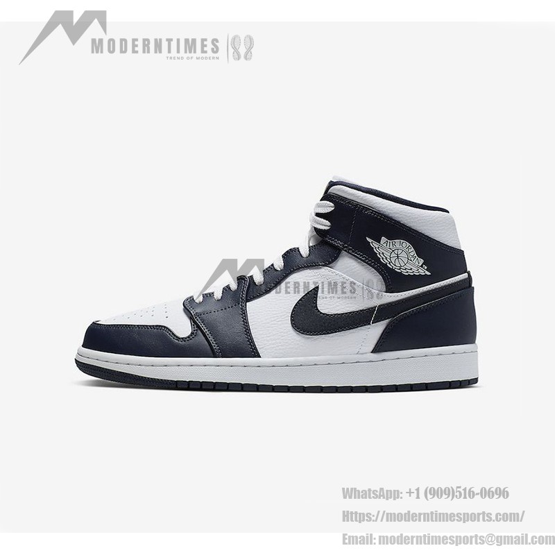 Air Jordan 1 Mid クラシックな赤と白のスニーカー 赤と白の配色のAir Jordan 1 Mid - レトロバスケットボールスニーカー