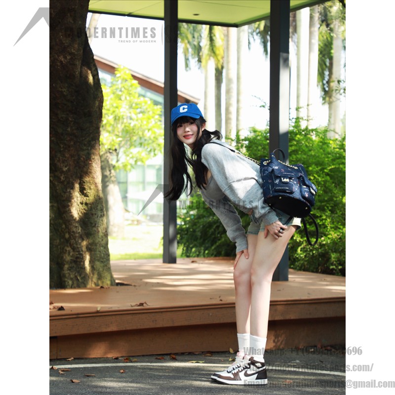 Air Jordan 1 Retro High OG White and Gold Women's Shoes - Side Profile View