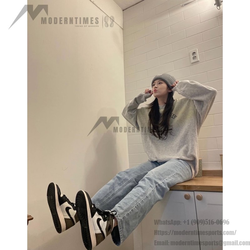 Air Jordan 1 Retro High OG Light Smoke Grey Men's Shoes - White and Grey Side Profile