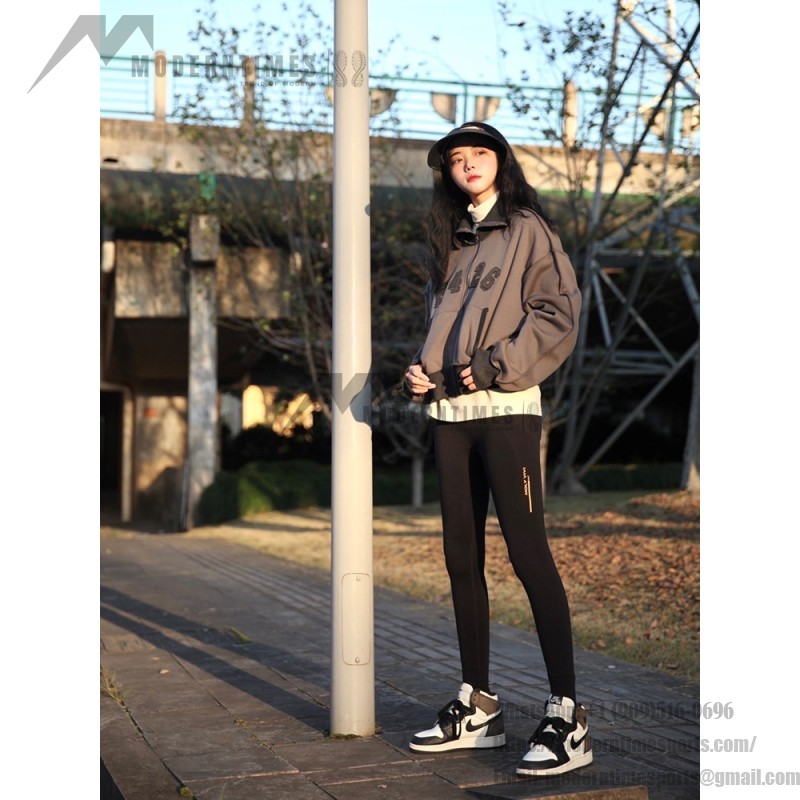 Air Jordan 1 Retro High OG Light Smoke Grey Men's Shoes - White and Grey Side Profile