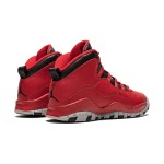Air Jordan 10 Retro “Bulls Over Broadway” 705179-601 クラシックスニーカー Air Jordan 10 Retro “Bulls Over Broadway” 705179-601 - レッド、ブラック&グレーのスプラッシュソール
