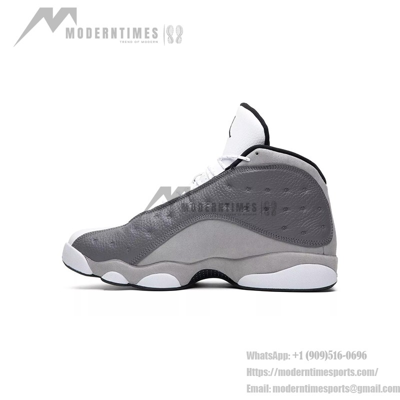 Air Jordan 13 Retro "Atmosphere Grey" 414571-016 - ミニマルグレーのクラシック Air Jordan 13 Retro "Atmosphere Grey" 414571-016 - グレーのレザーとスエードのスニーカー