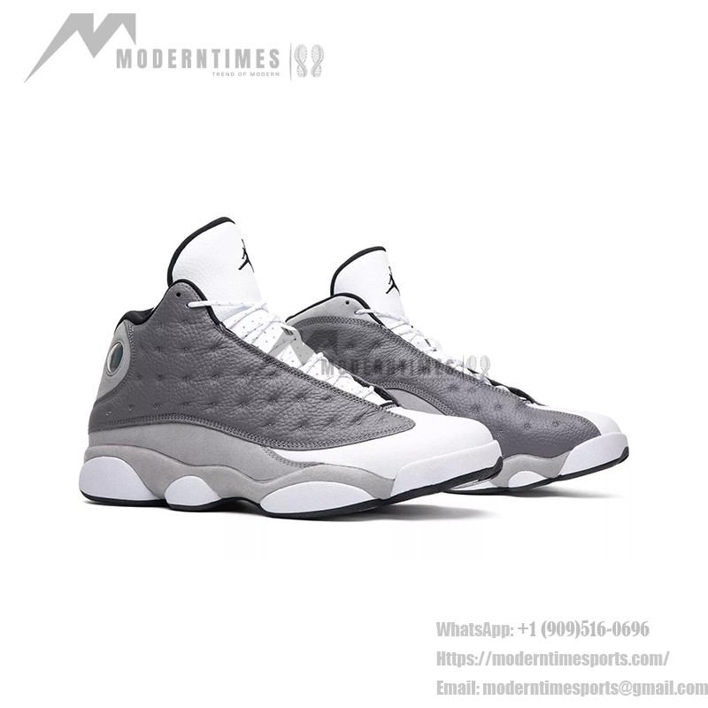 Air Jordan 13 Retro "Atmosphere Grey" 414571-016 - ミニマルグレーのクラシック Air Jordan 13 Retro "Atmosphere Grey" 414571-016 - グレーのレザーとスエードのスニーカー