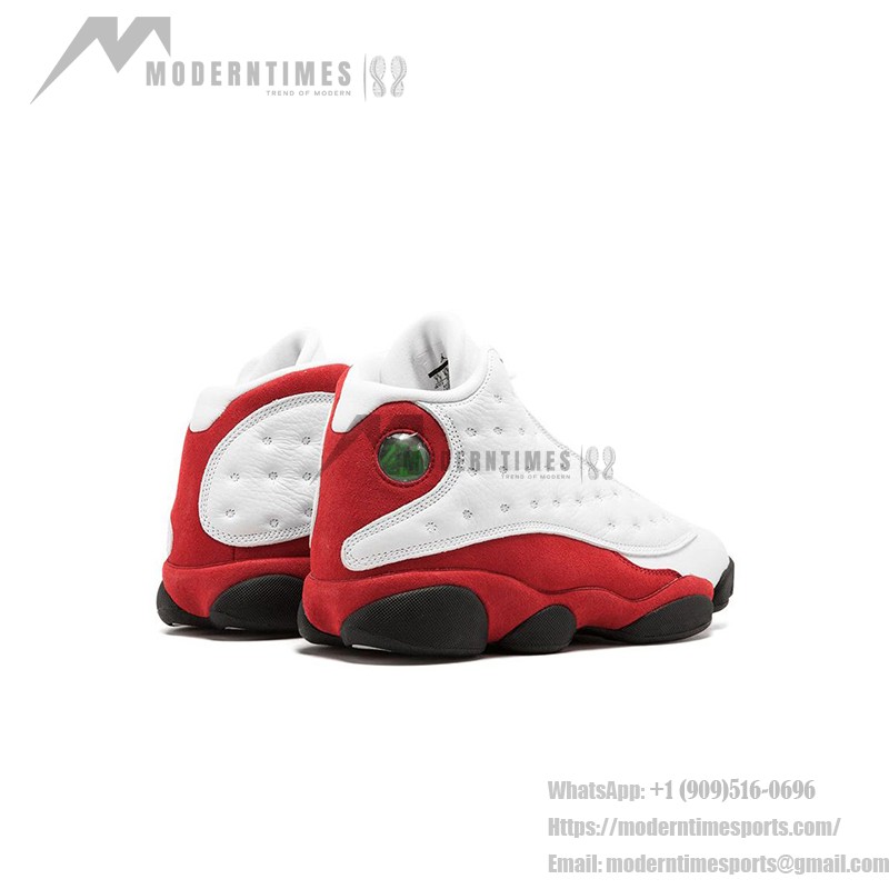 Air Jordan 13 Retro "Chicago" 414571-122 - アイコニックなレッド&ホワイトデザイン Air Jordan 13 Retro "Chicago" 414571-122 - ホワイトレザーとレッドスエードのスニーカー