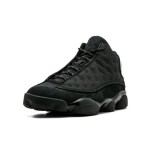 Air Jordan 13 Retro "Black Cat" 414571-011 - パンサーのエレガンスから着想を得たデザイン Air Jordan 13 Retro "Black Cat" 414571-011 - マットブラックのスエードとメッシュスニーカー