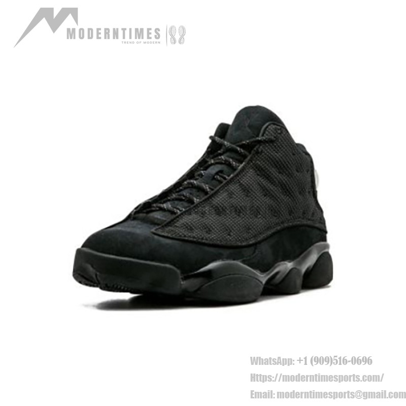 Air Jordan 13 Retro "Black Cat" 414571-011 - パンサーのエレガンスから着想を得たデザイン Air Jordan 13 Retro "Black Cat" 414571-011 - マットブラックのスエードとメッシュスニーカー