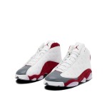 Air Jordan 13 Retro "Grey Toe" 414571-126 - アイコニックなレッド、ホワイト、グレーデザイン Air Jordan 13 Retro "Grey Toe" 414571-126 - ホワイトレザー、レッドスエード、グレートゥのデザイン