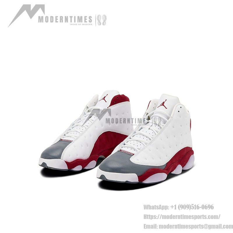 Air Jordan 13 Retro "Grey Toe" 414571-126 - アイコニックなレッド、ホワイト、グレーデザイン Air Jordan 13 Retro "Grey Toe" 414571-126 - ホワイトレザー、レッドスエード、グレートゥのデザイン
