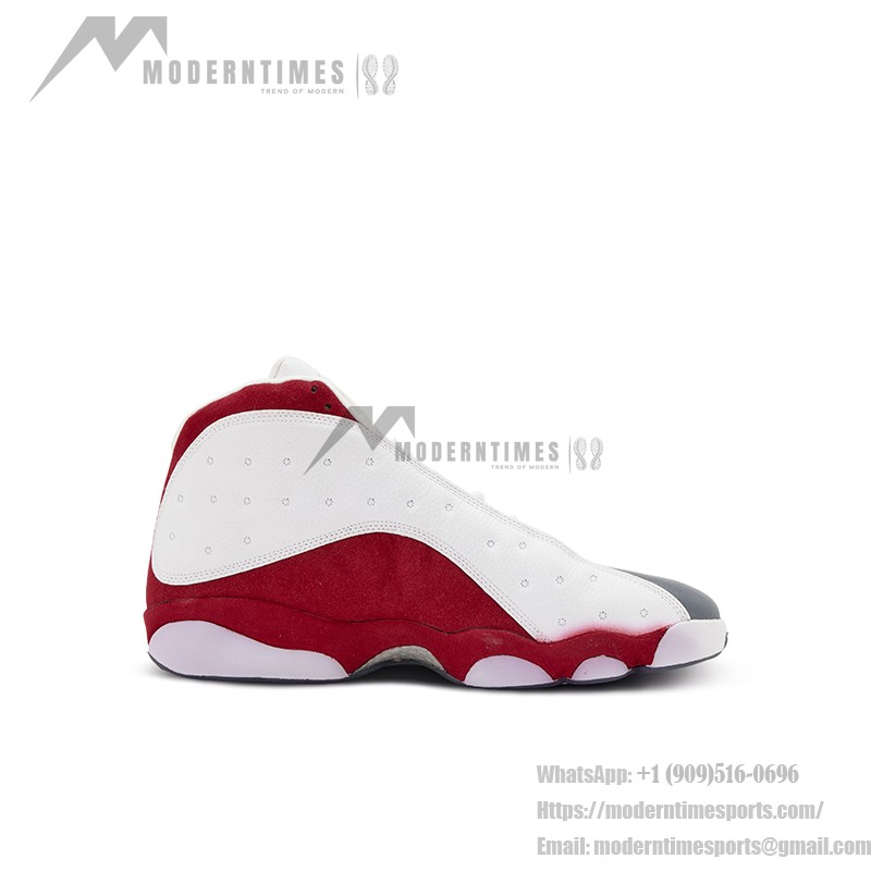 Air Jordan 13 Retro "Grey Toe" 414571-126 - アイコニックなレッド、ホワイト、グレーデザイン Air Jordan 13 Retro "Grey Toe" 414571-126 - ホワイトレザー、レッドスエード、グレートゥのデザイン