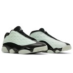 Air Jordan 13 Retro Low "Singles' Day" DM0803-300 Air Jordan 13 Retro Low "Singles' Day" DM0803-300 - ミントグリーンとブラックのスニーカー