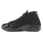 Air Jordan 14 Retro アイコニックなフェラーリインスパイアデザイン Air Jordan 14 Retro - ブラックとレッドのフェラーリインスパイアスニーカー