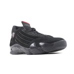 Air Jordan 14 Retro アイコニックなフェラーリインスパイアデザイン Air Jordan 14 Retro - ブラックとレッドのフェラーリインスパイアスニーカー